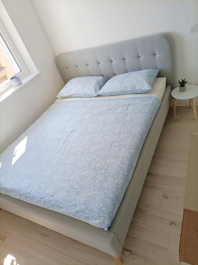 Lake Dream Apartment With Pool In バルドリーノ エクステリア 写真