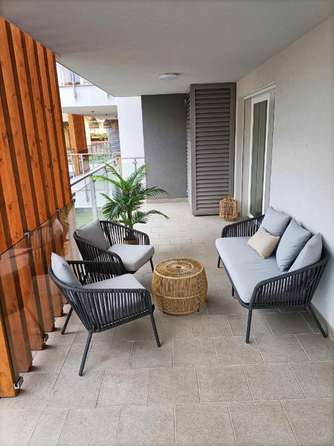 Lake Dream Apartment With Pool In バルドリーノ エクステリア 写真