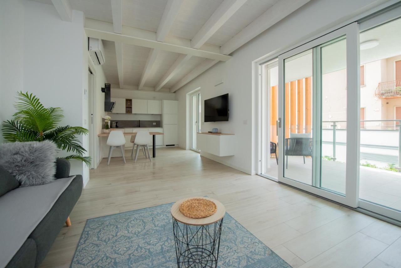 Lake Dream Apartment With Pool In バルドリーノ エクステリア 写真