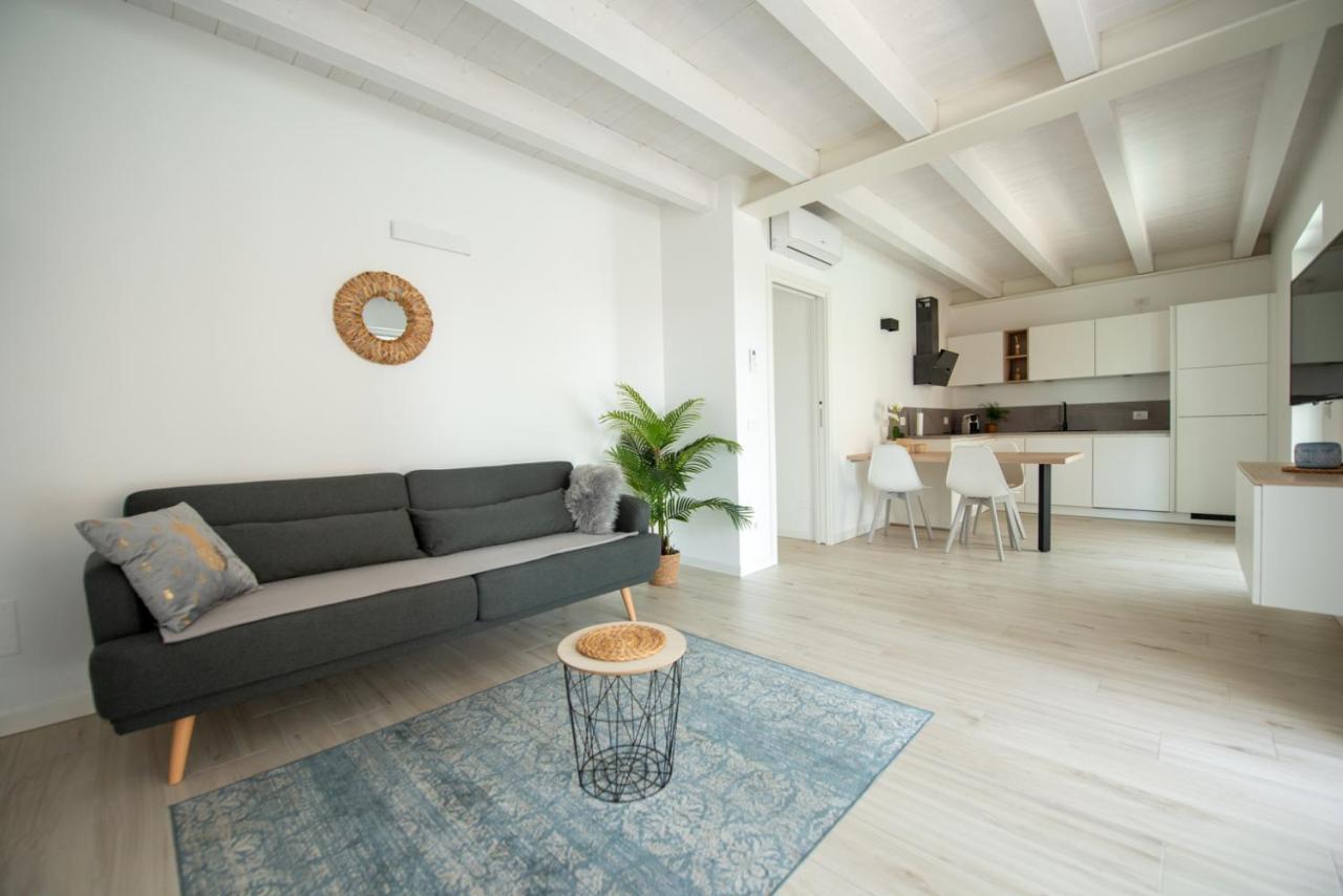 Lake Dream Apartment With Pool In バルドリーノ エクステリア 写真